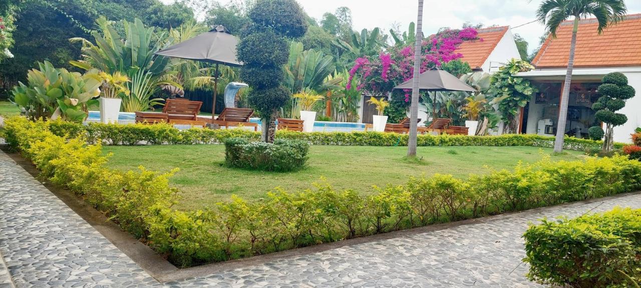 The Edicha Bed & Breakfast Lovina  Bagian luar foto
